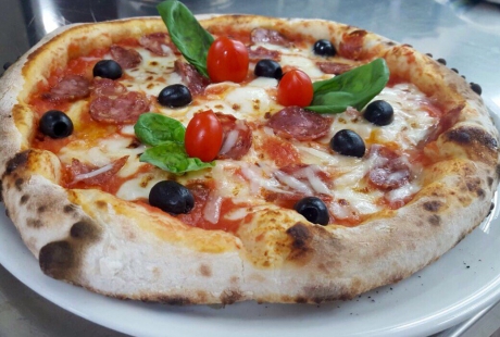 pizza con salsiccia alghero